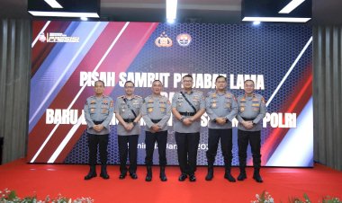 Pimpin-Sertijab,-Irjen.-Pol.-Sandi-Tekankan-Humas-Fungsi-Utama-Polri
